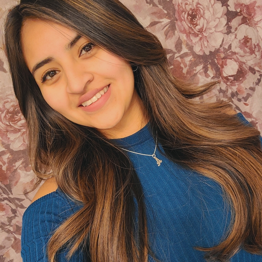Meet your Posher, Ana lucia
